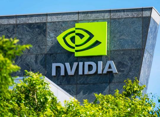 หุ้น Nvidia ร่วงลงหลังจากแตะมูลค่าตลาด 1 ล้านล้านดอลลาร์